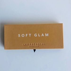 (NWOT) ABH Soft Glam